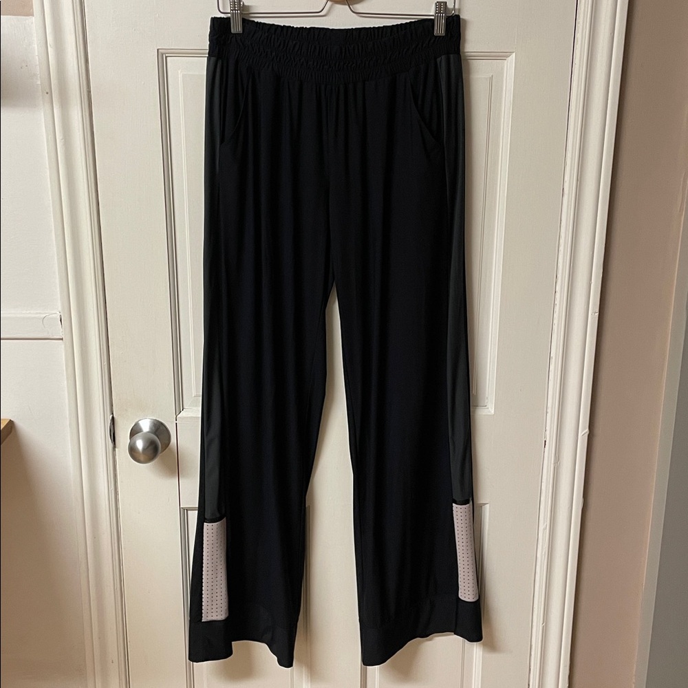Sweaty Betty wide leg pull on casual loose fit track gym pants women’s size L